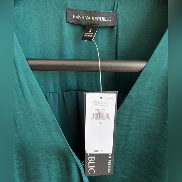 NWT Banana Republic wrap blouse - Picture 3 of 3